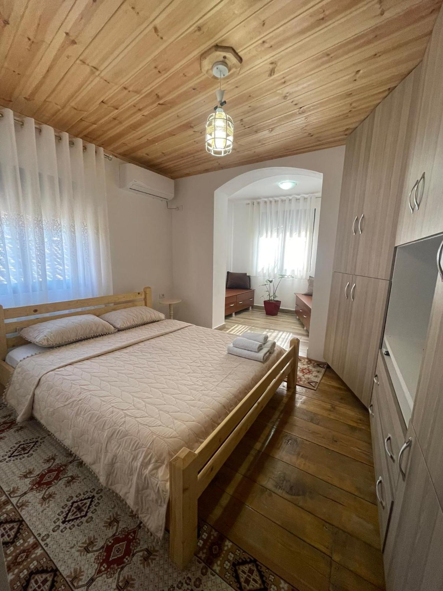 Guesthouse Kroi City Center Berat Exterior photo