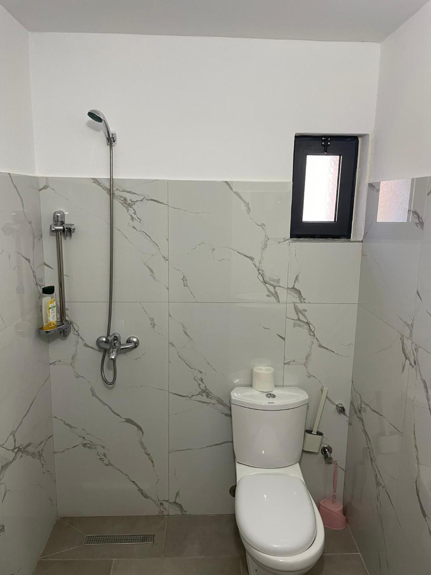 Guesthouse Kroi City Center Berat Exterior photo