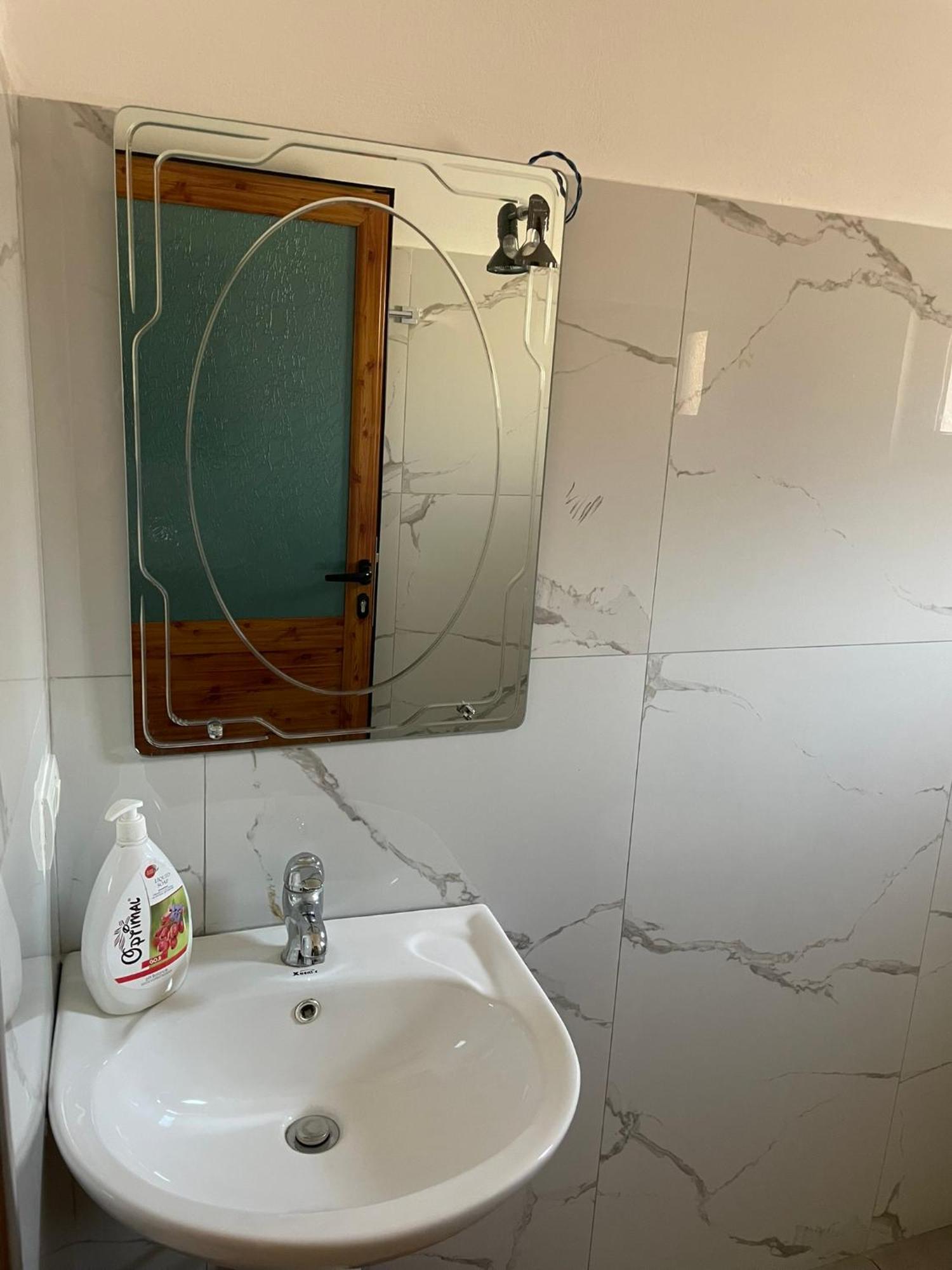 Guesthouse Kroi City Center Berat Exterior photo